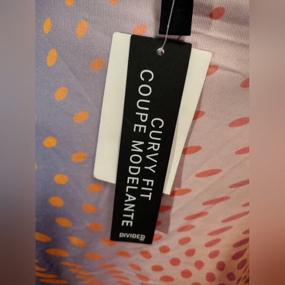 Divided Cut Out Ruched Crop Top - Picture 5 of 6